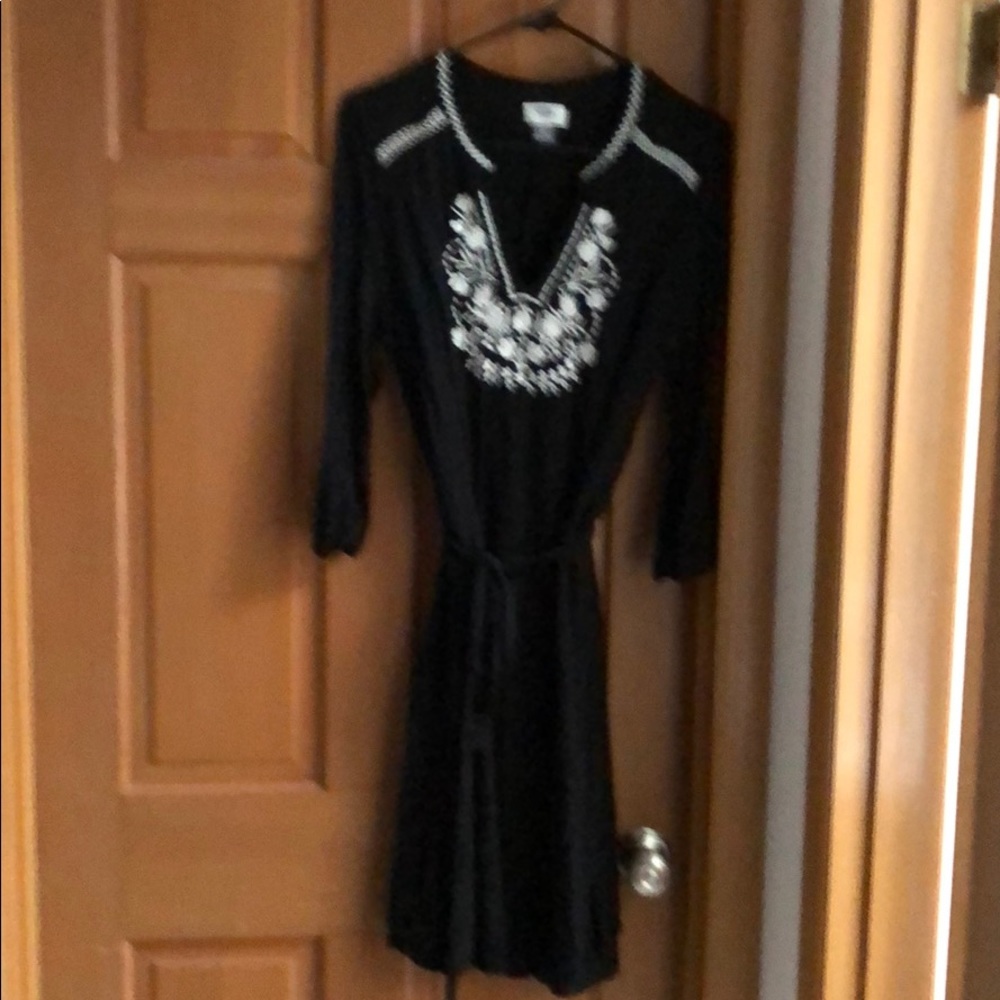 Casual dress black and white
